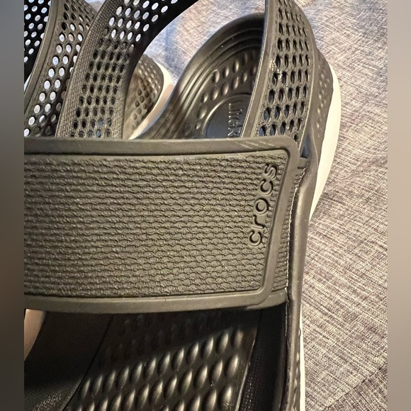 Crocs Literide 360 Black Sandals Womens 9 Strappy Comfort Lightweight Rubber - Picture 4 of 8